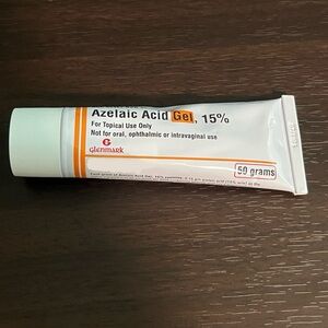 Azelaic Acid Gel 15% - White and Orange